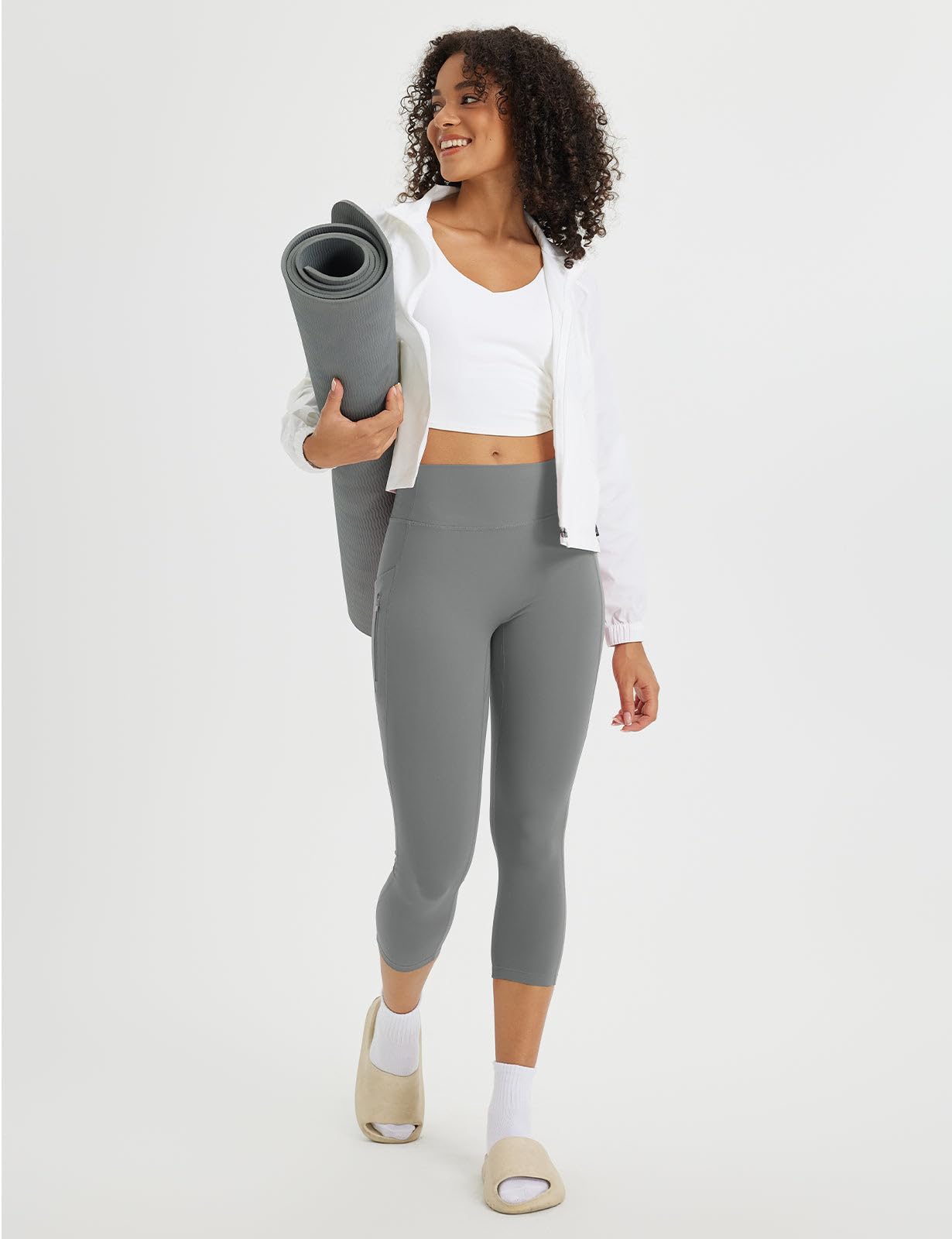 baleaf Women's Capri Leggings with 3 Pockets Tummy Control 21" Inseam Workout Capris Yoga Pants