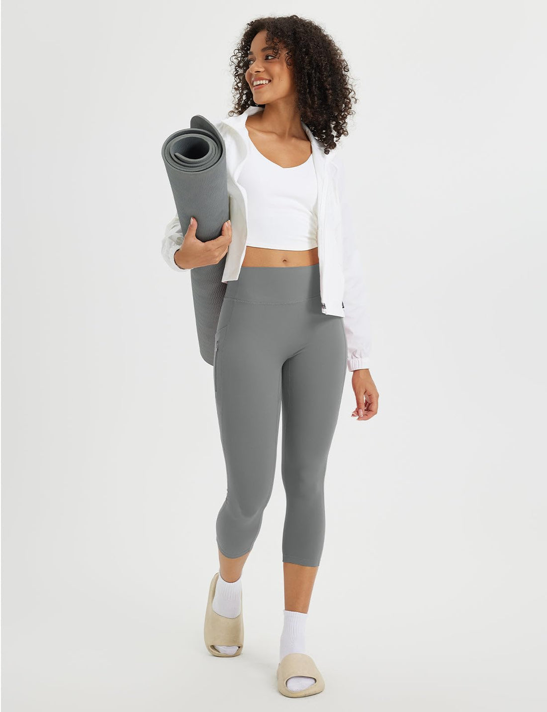 baleaf Women's Capri Leggings with 3 Pockets Tummy Control 21" Inseam Workout Capris Yoga Pants