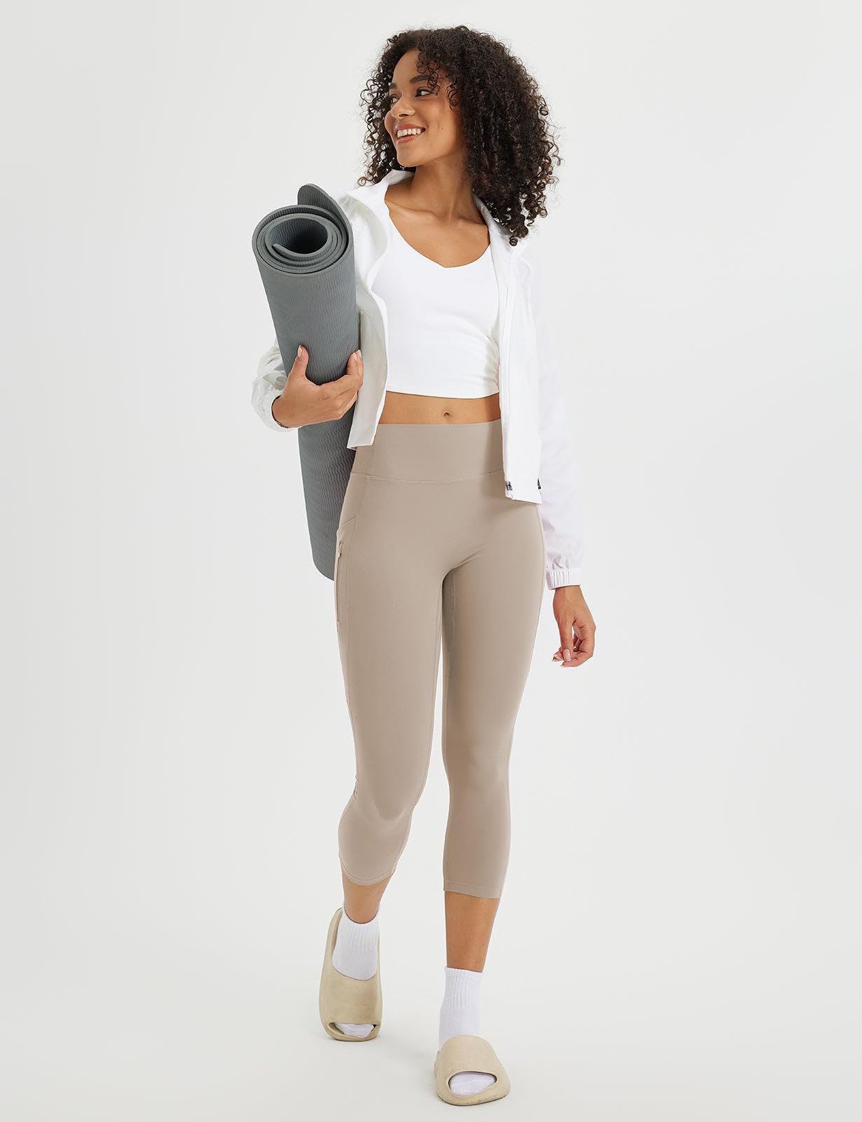 baleaf Women's Capri Leggings with 3 Pockets Tummy Control 21" Inseam Workout Capris Yoga Pants