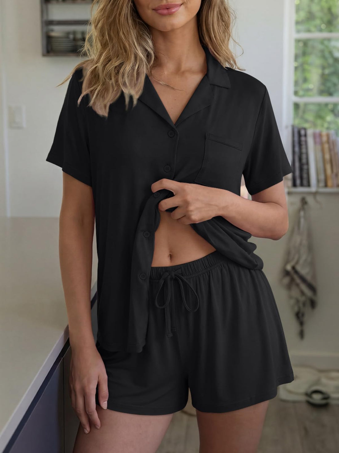 Trendy Queen Pajamas Set for Women 2 Piece Short Sleeve Sleepwear Button Down Pjs Matching Lounge Sets with Pockets