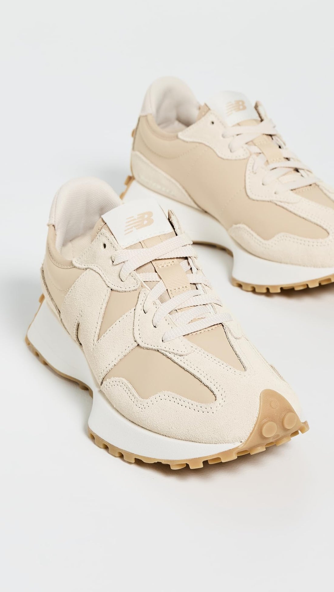 New Balance Women's 327 Sneaker
