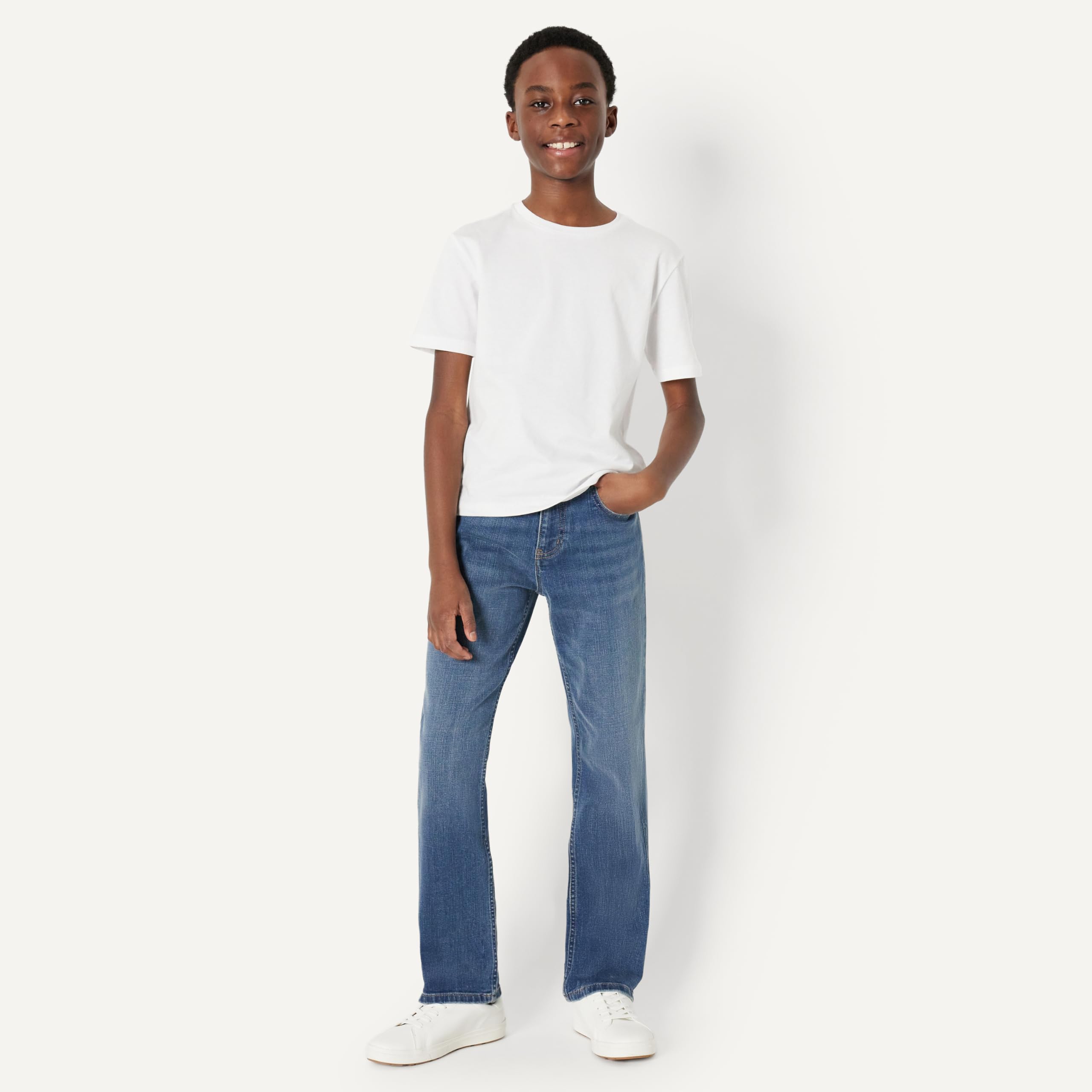 Amazon Essentials Boys' Medium Stretch Regular-Fit Bootcut Jeans