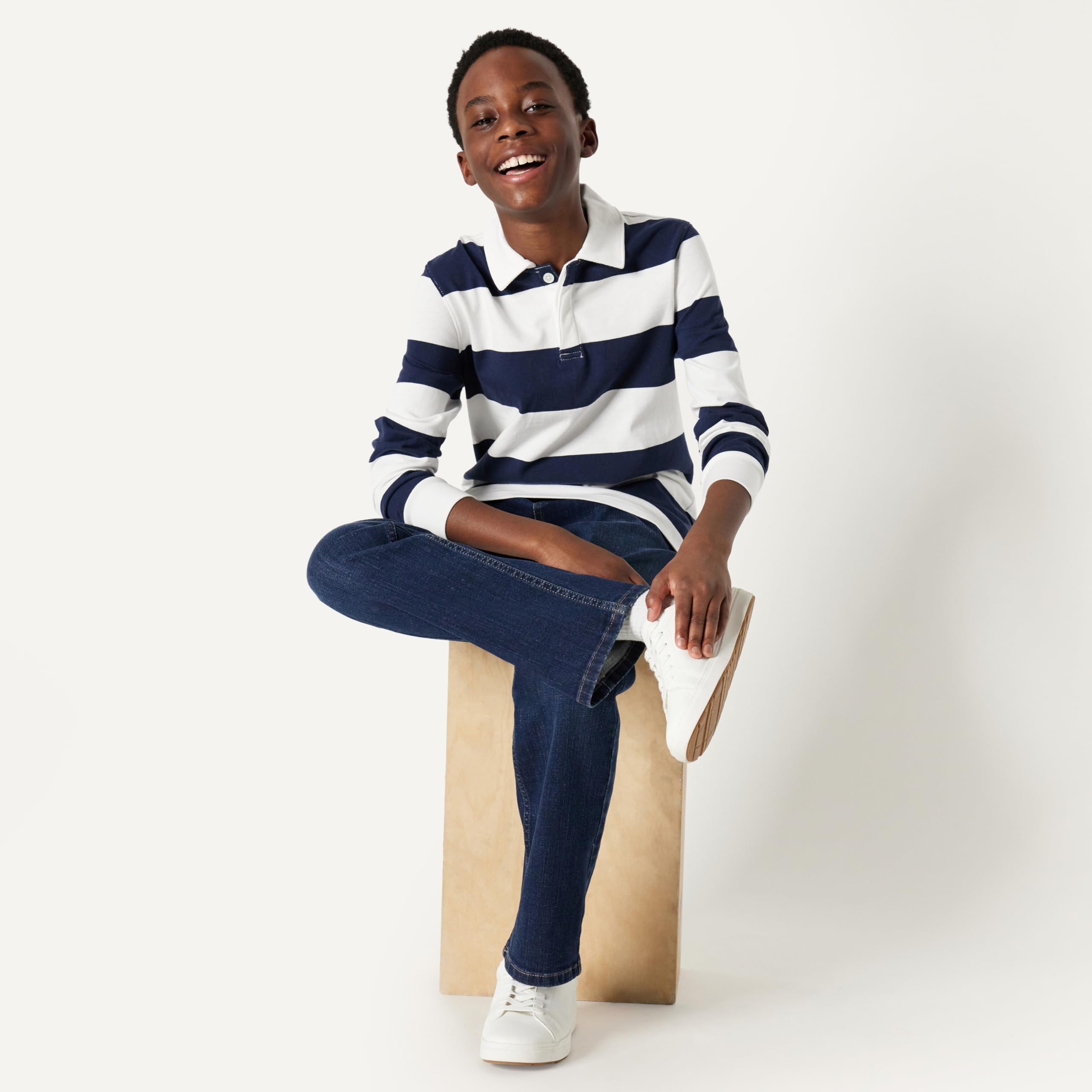 Amazon Essentials Boys' Medium Stretch Regular-Fit Bootcut Jeans