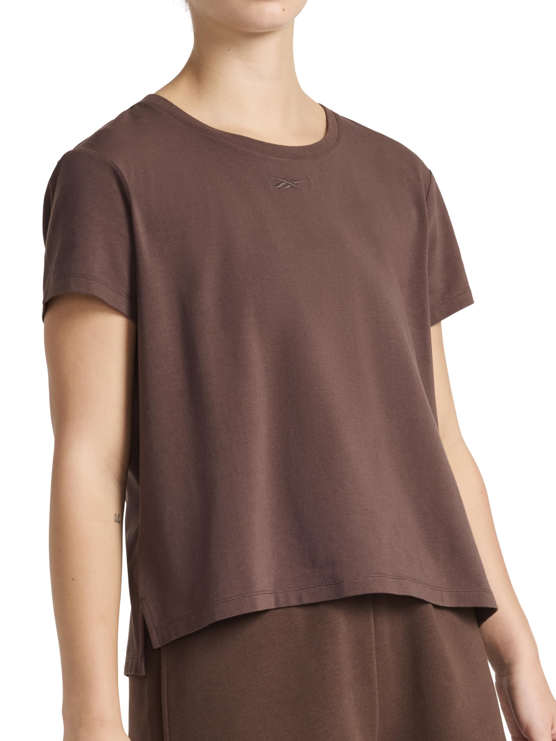 Reebok Women's Embroidery Hit Graphic Crewneck T-Shirt, Standard Fit, Lightweight Stretch Cotton Fabric