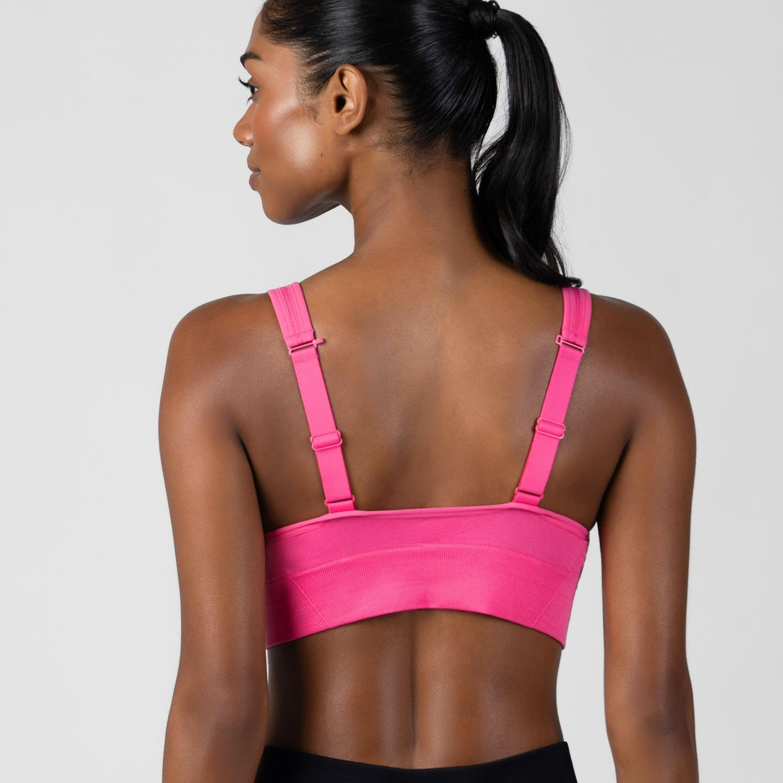New Balance Women's Sports Bra with Molded Cups, High Impact Athletic Workout Set, Crisscross Strap, Seamless Bra for Women,