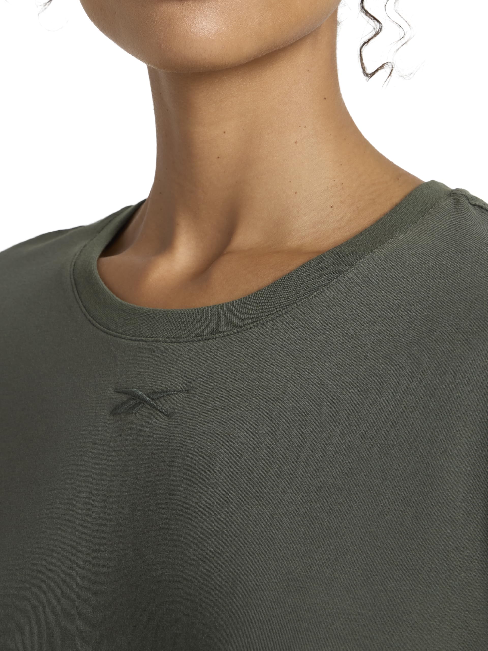 Reebok Women's Embroidery Hit Graphic Crewneck T-Shirt, Standard Fit, Lightweight Stretch Cotton Fabric
