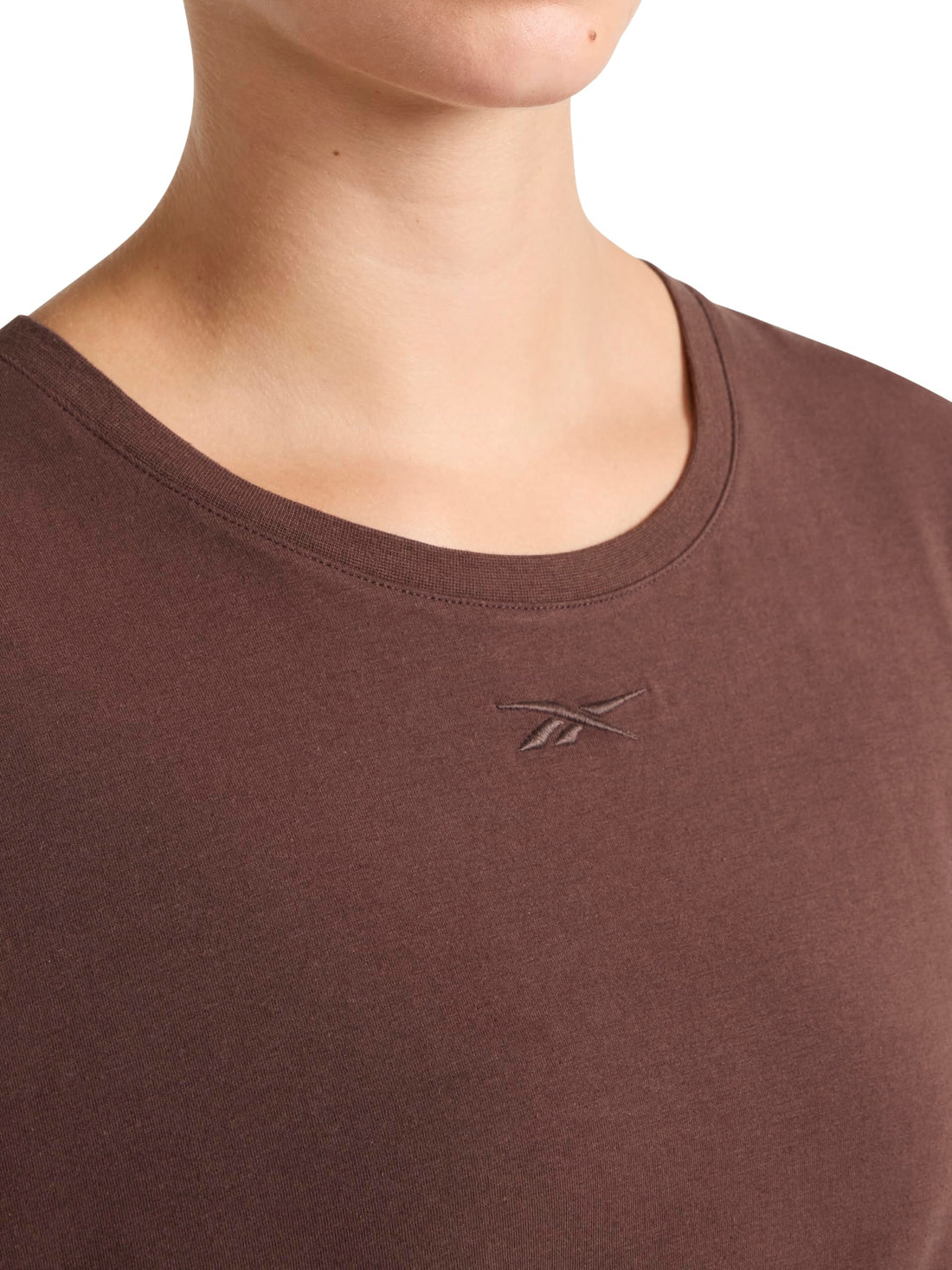 Reebok Women's Embroidery Hit Graphic Crewneck T-Shirt, Standard Fit, Lightweight Stretch Cotton Fabric