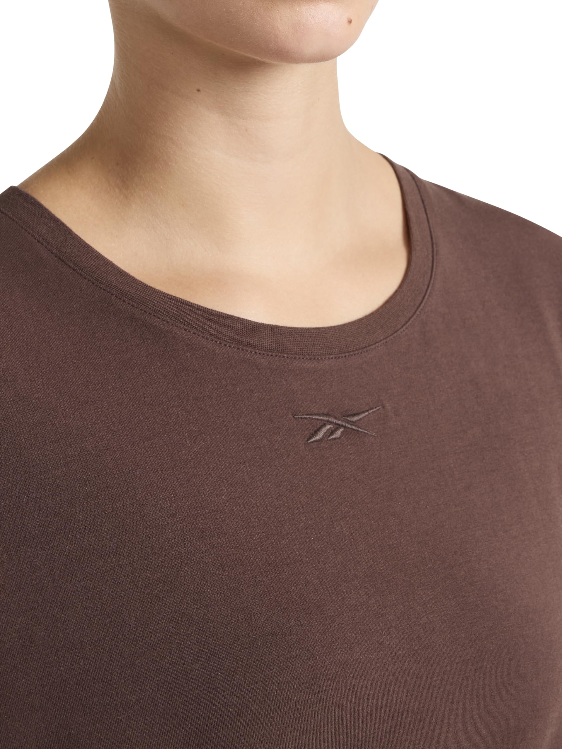 Reebok Women's Embroidery Hit Graphic Crewneck T-Shirt, Standard Fit, Lightweight Stretch Cotton Fabric