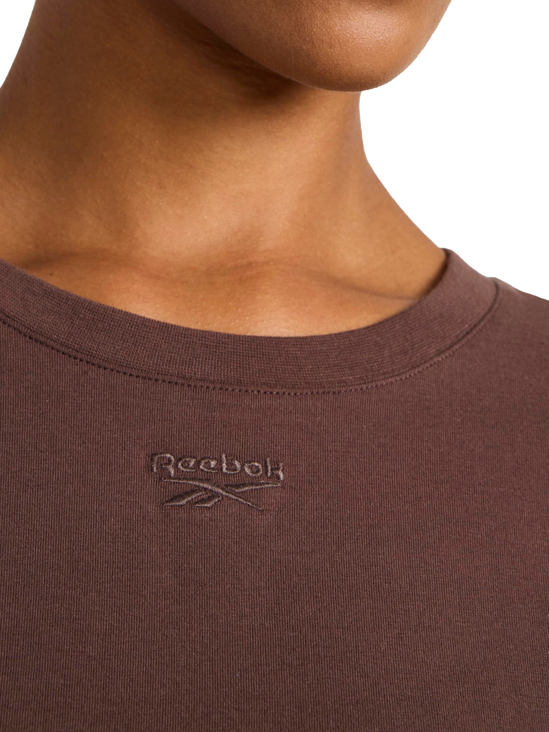 Reebok Women's Embroidery Hit Graphic Crewneck T-Shirt, Standard Fit, Lightweight Stretch Cotton Fabric