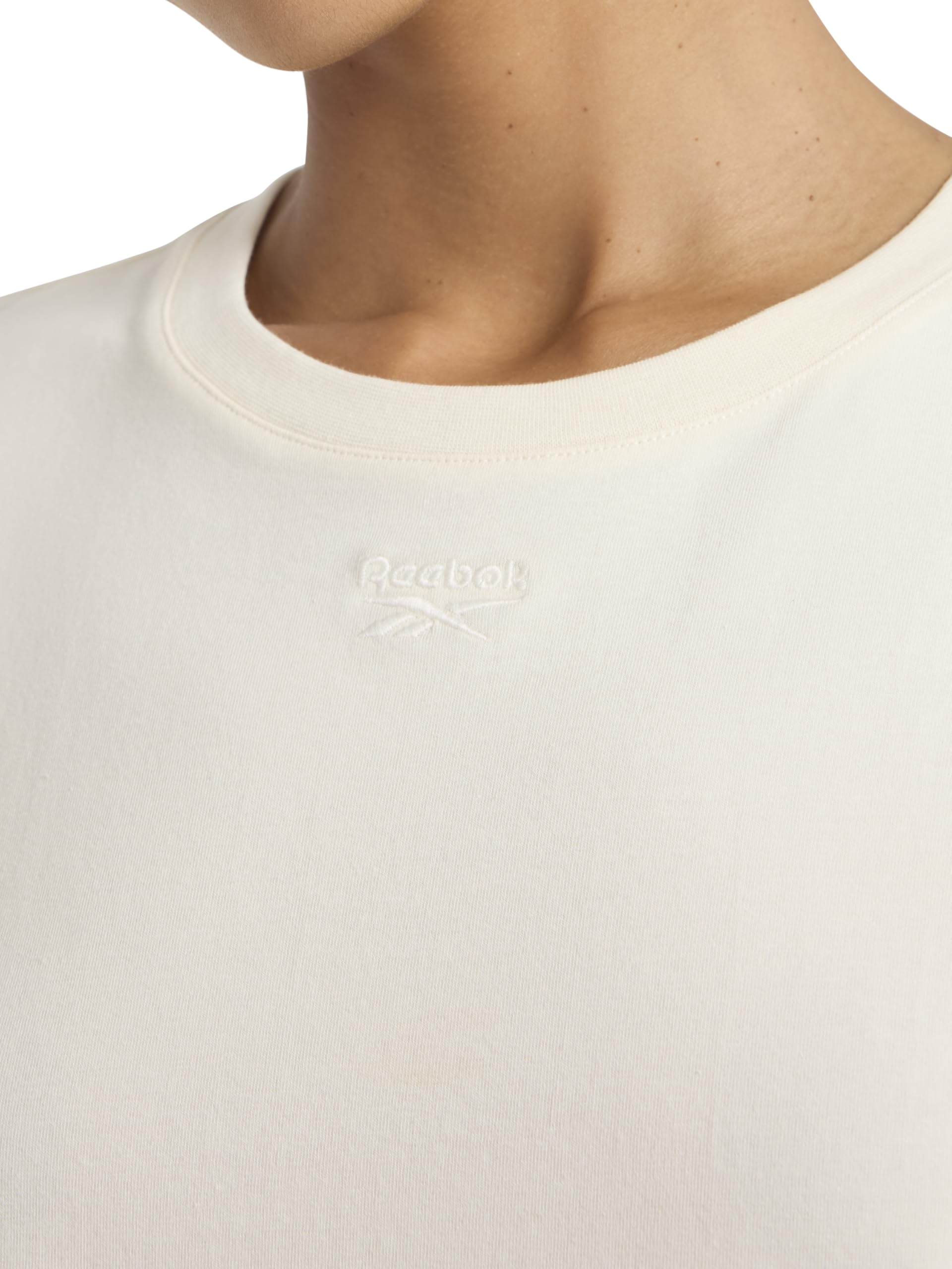 Reebok Women's Embroidery Hit Graphic Crewneck T-Shirt, Standard Fit, Lightweight Stretch Cotton Fabric