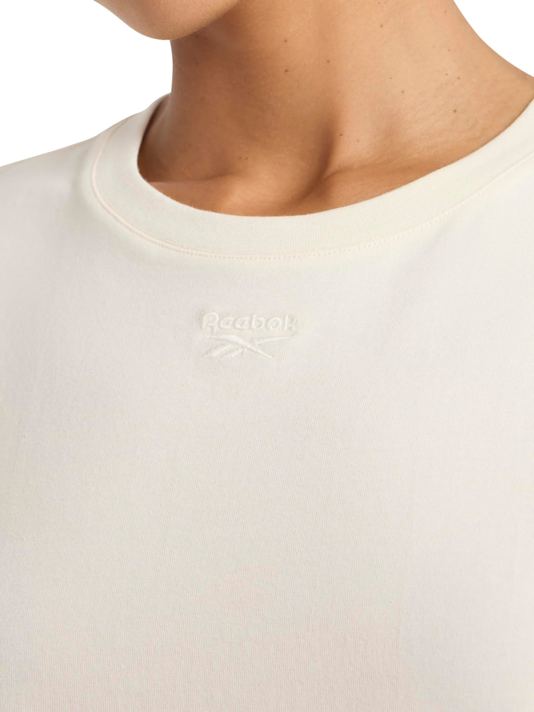 Reebok Women's Embroidery Hit Graphic Crewneck T-Shirt, Standard Fit, Lightweight Stretch Cotton Fabric