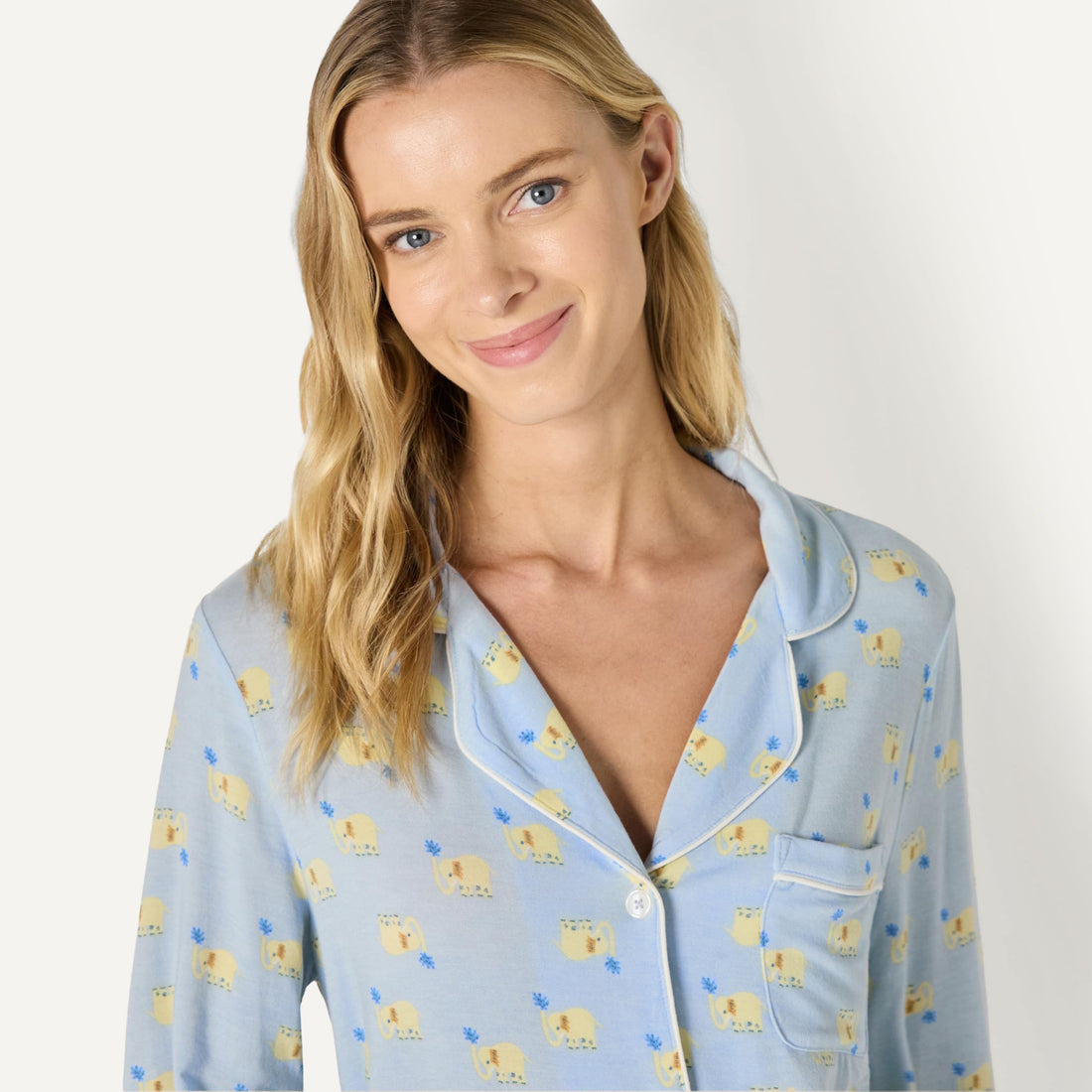 Amazon Essentials x Sofia Grainge Women's Stretch Modal Long-Sleeve Button-Front Top and Full-Length Bottom Pajama Set