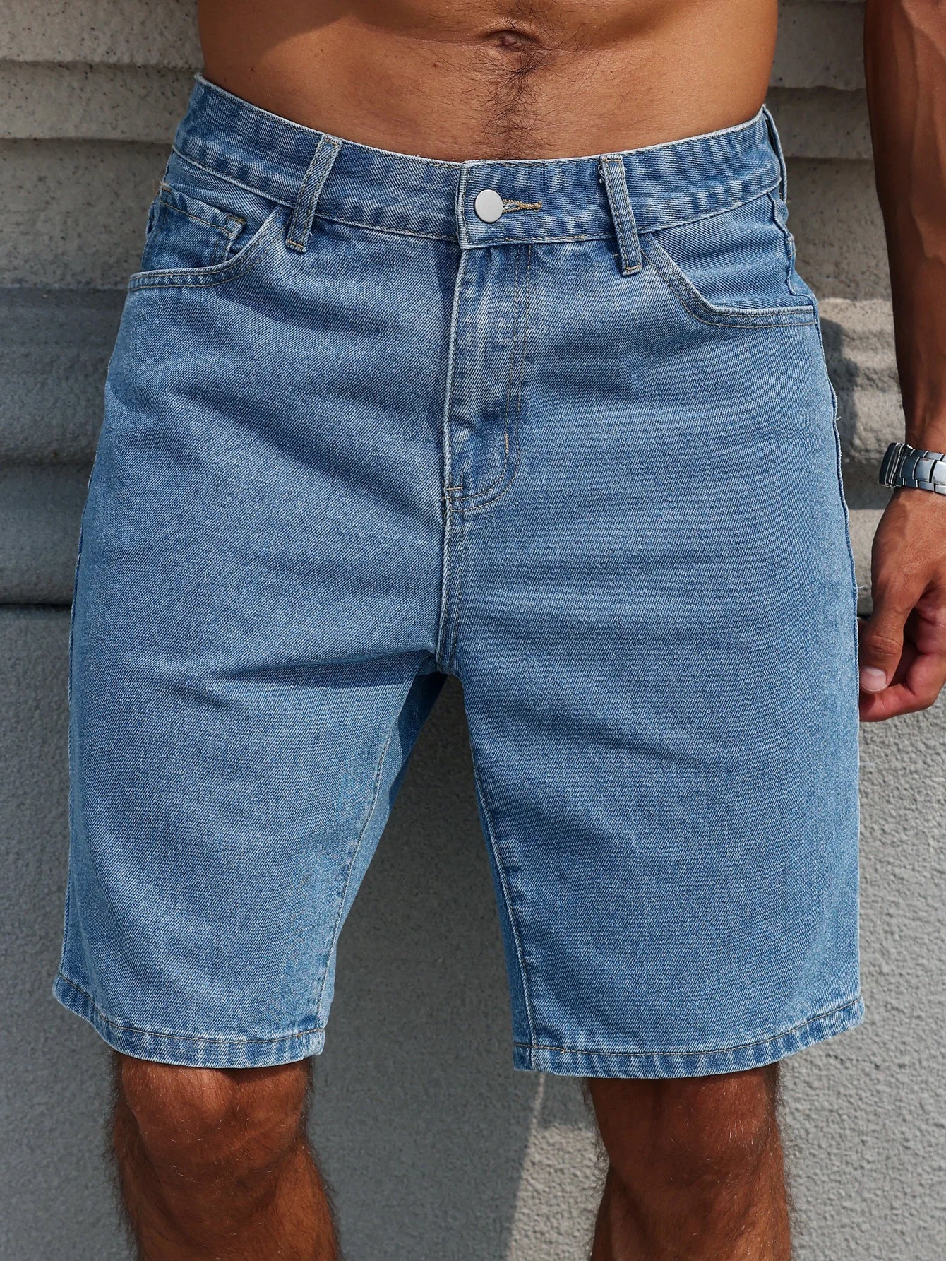 Men's summer denim shorts. A common item in summer. Simple in style. Suitable for casual outings and trips. ATFH