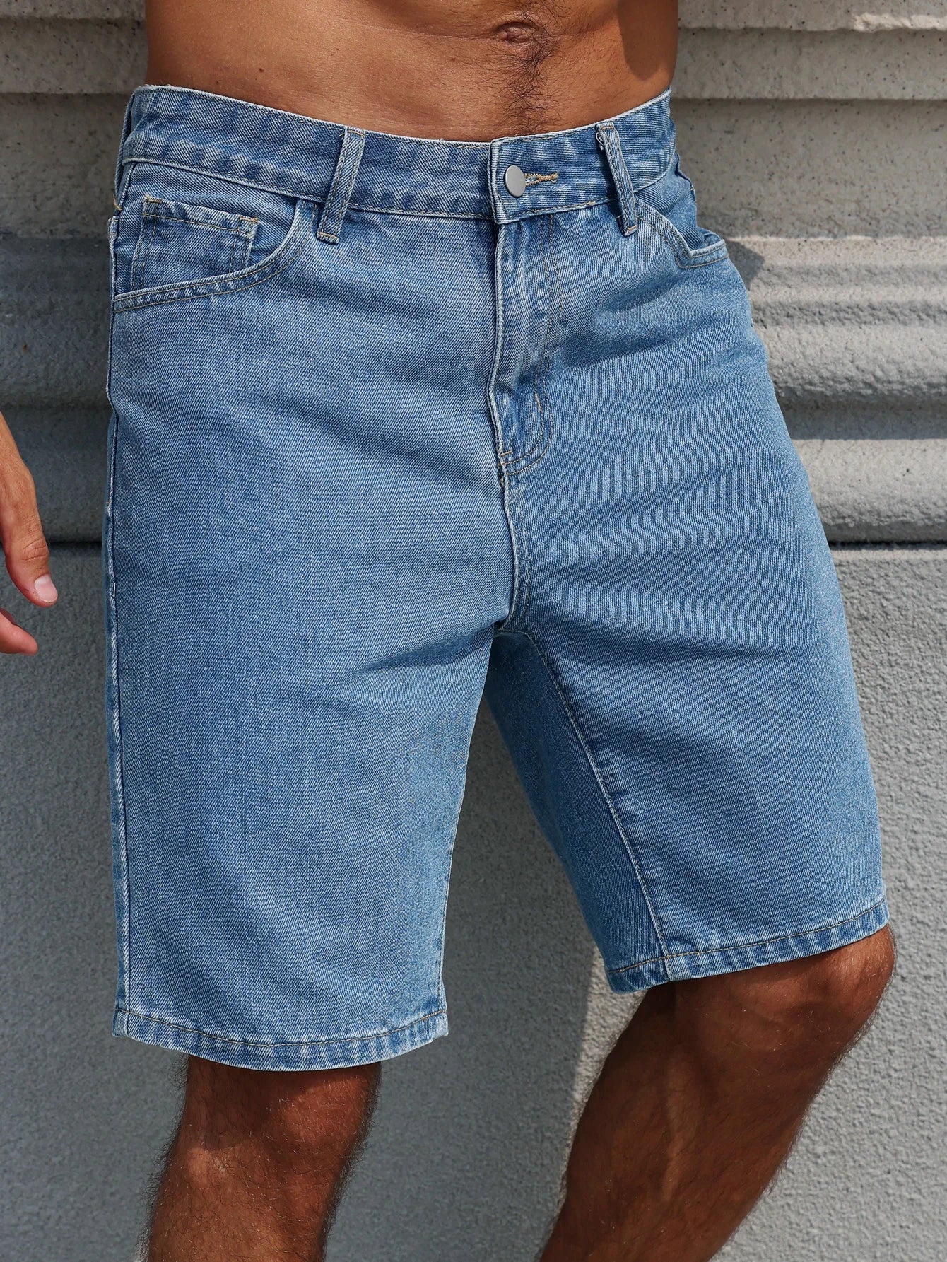Men's summer denim shorts. A common item in summer. Simple in style. Suitable for casual outings and trips. ATFH