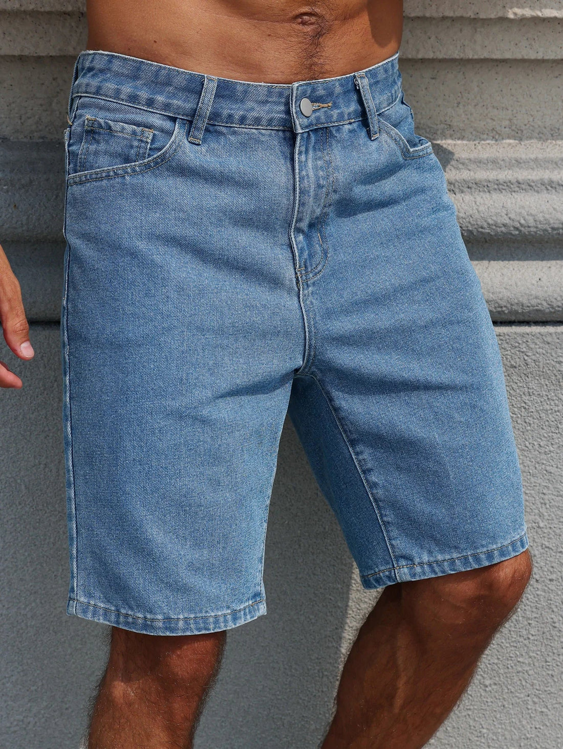 Men's summer denim shorts. A common item in summer. Simple in style. Suitable for casual outings and trips. ATFH