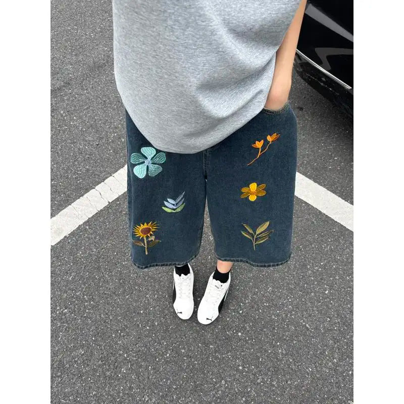 Unisex Korean Style Y2K Floral Embroidery Denim Shorts American Ins High Street Straight Leg Seven-Point Jeans Couple ATFH