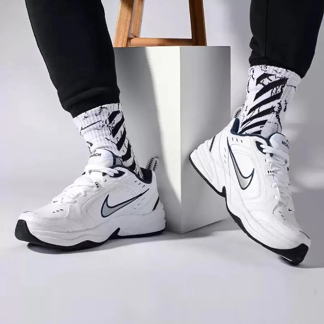 Nike Men's Shoes Air Monarch Iv Lightweight Casual Sports Shoes Breathable Cushioning Running Shoes ATFH