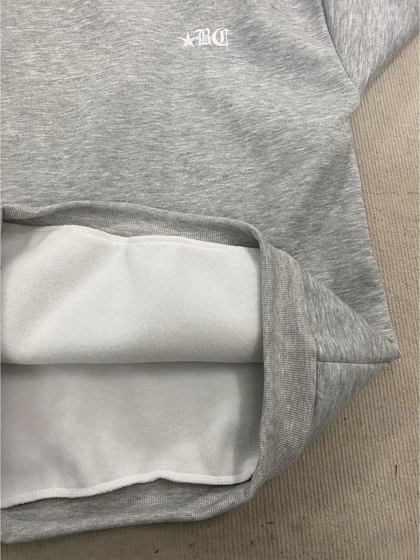 Unisex Heather Grey Hoodie Left Chest Star Gothic Letter Small Print Kangaroo Pocket Loose Y2K Streetwear Pullover Sweatshirt