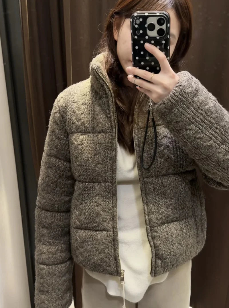 ETJ 2025 Winter new  women's fresh and elegant white turtleneck knitted thick cotton jacket warm bread jacket 6318229 ATFH