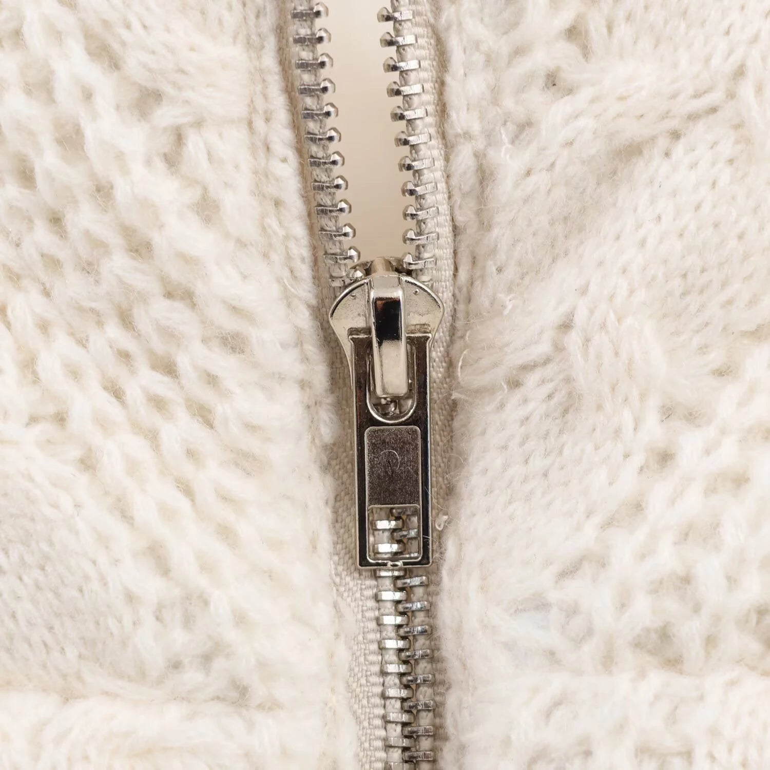 DEEABAE 2025 Winter New Arrival Commuter Stand-Up Collar Eight-Ply Knitted Hooded Thickened Cotton Jacket Coat for Women ATFH
