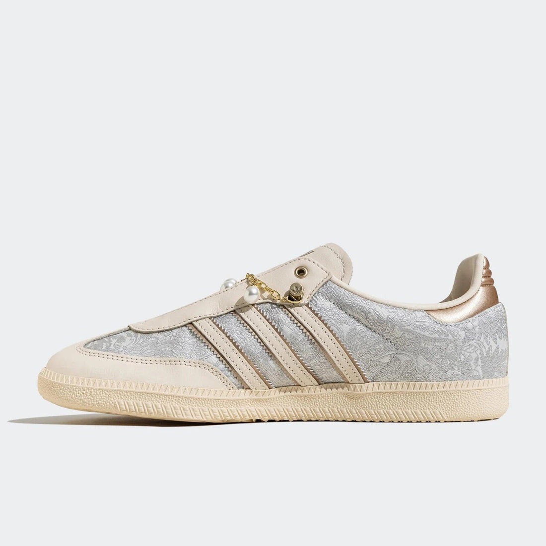 Adidas Official Authentic Three Stripes Women's Lightweight Breathable Wear-resistant Casual Sports Shoes JQ2616 ATFH