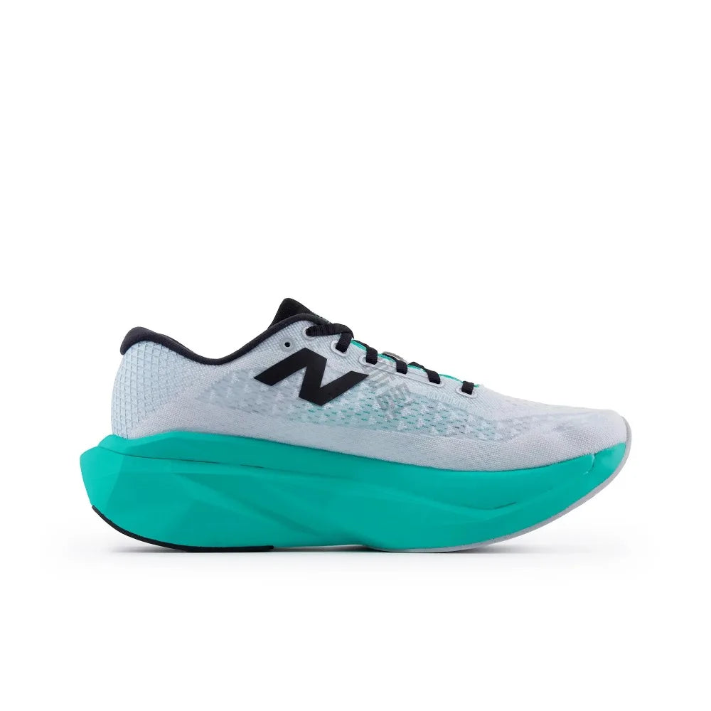 New Balance FuelCell SuperComp Trainer v3: Cushioned, comfortable, and durable green men's low-top training shoes MRCXLW4