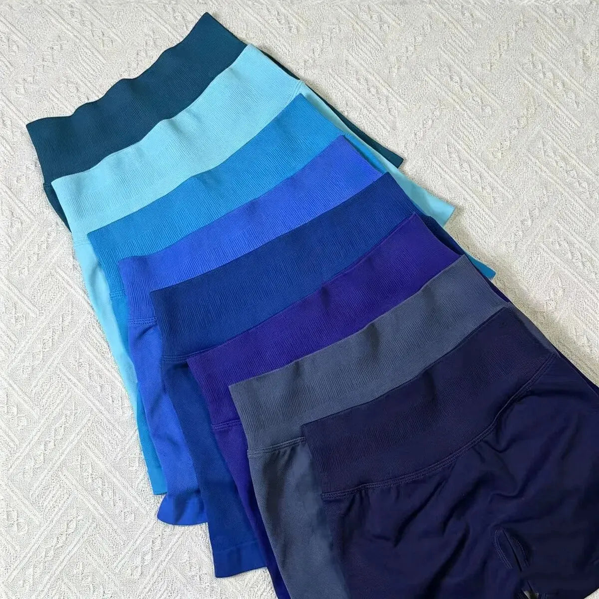Denyf 4.5" GYM Shorts Low Ribbed Band Yoga Shorts Seamless Scrunch Bum Workout Gym Shorts Booty High Stretch Running Shorts