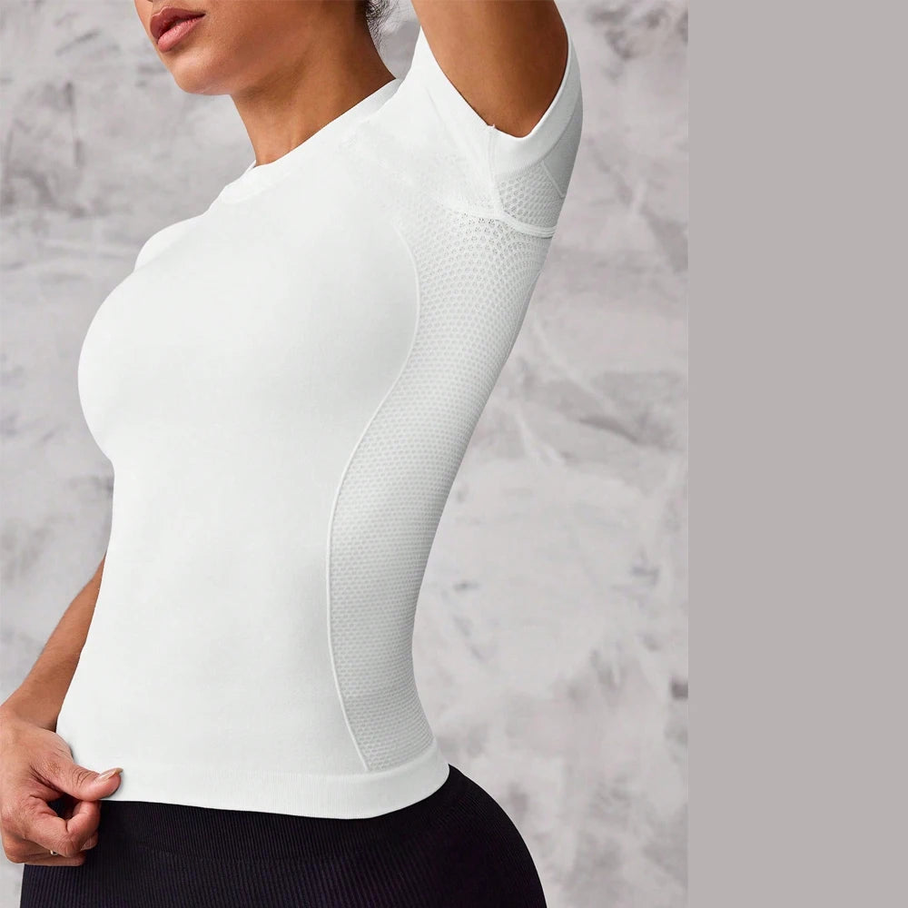 Women's short-sleeved sports top, breathable and quick-drying fabric, suitable for running and yoga, - ATFH