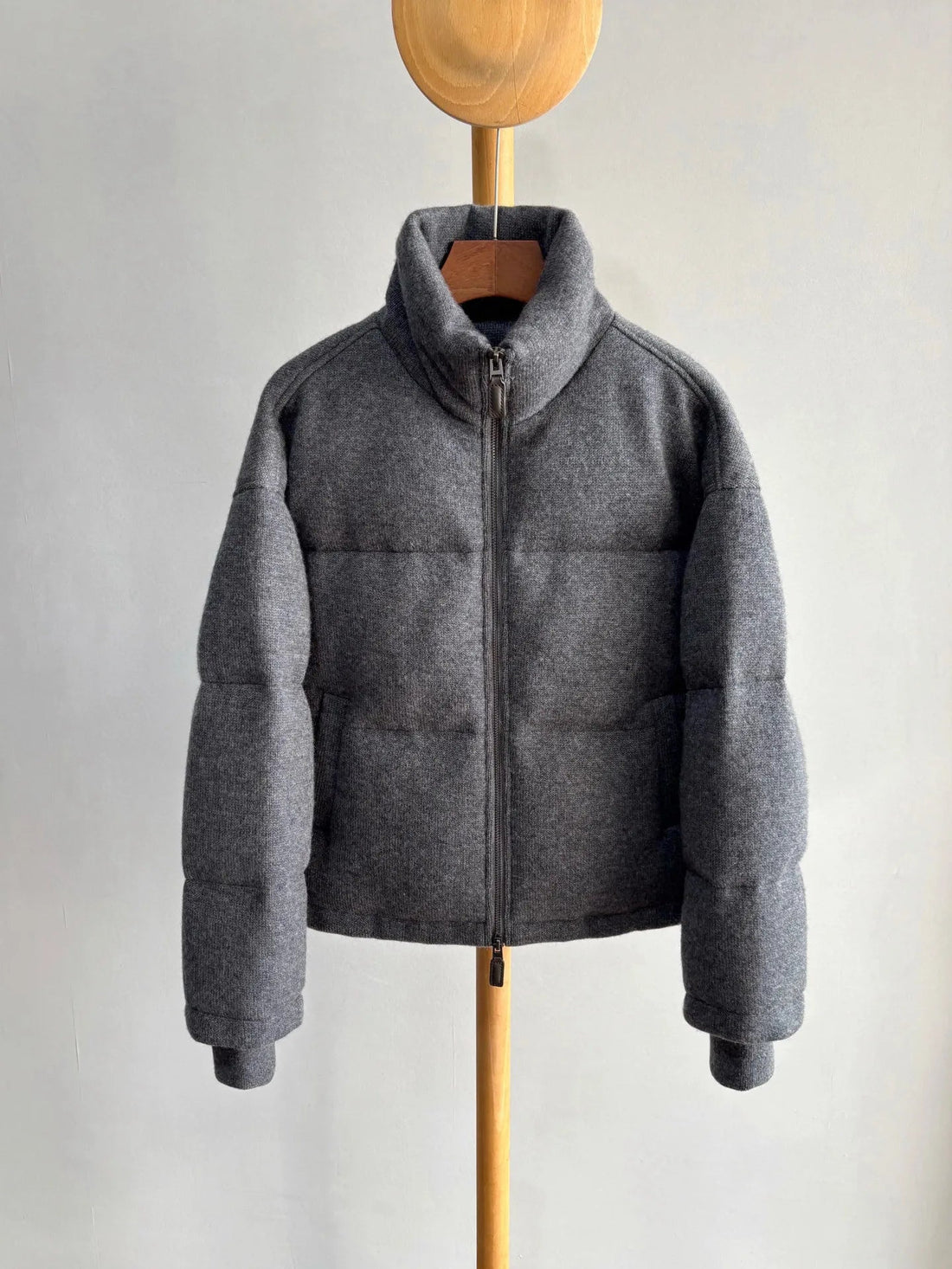 Classic beige gray brown cashmere warm jacket fashionable round-neck zipper fluffy white goose down jacket women's coat ATFH