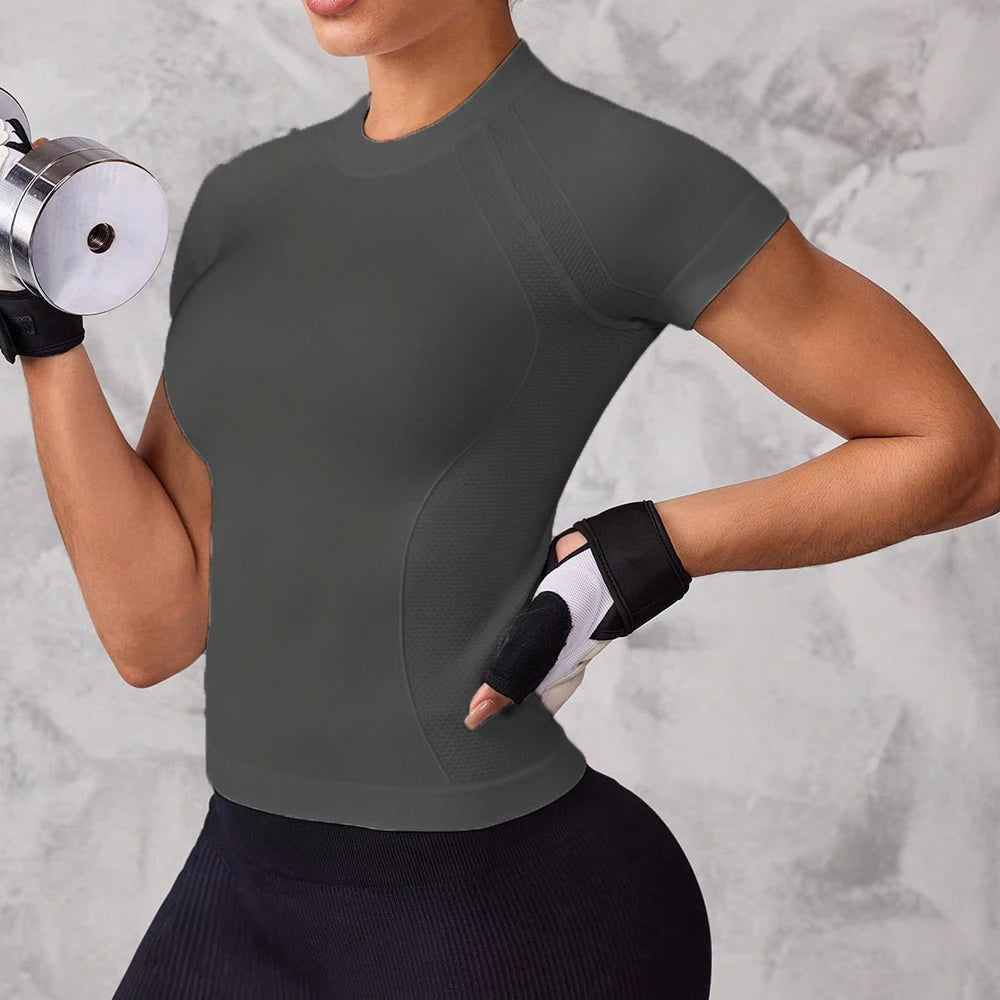 Women's short-sleeved sports top, breathable and quick-drying fabric, suitable for running and yoga, - ATFH
