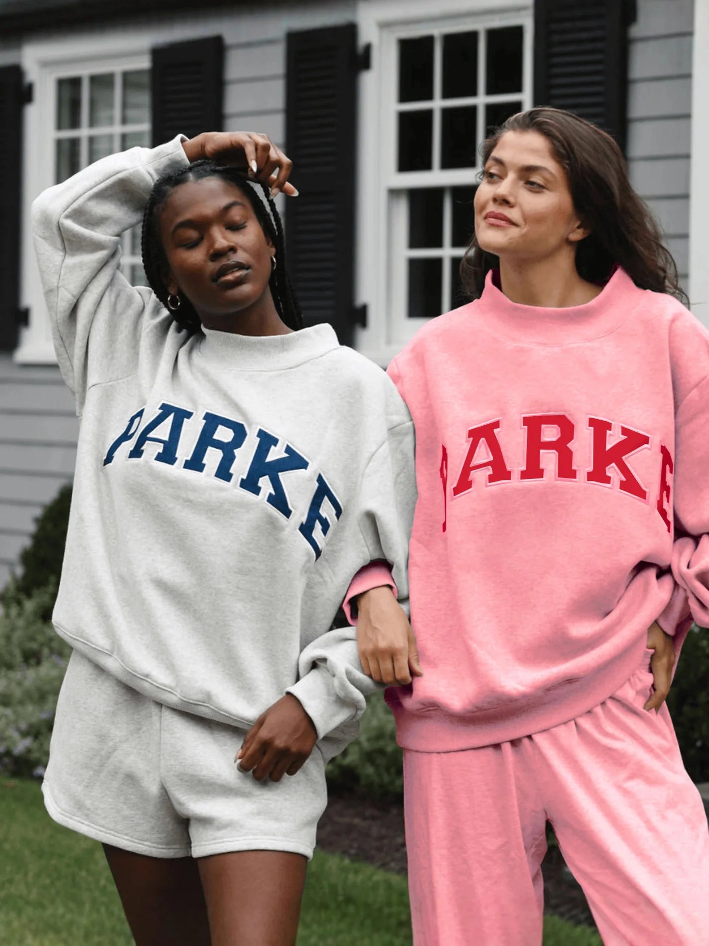 The round-neck single-piece pullover has exotic patterns in various colors. - ATFH