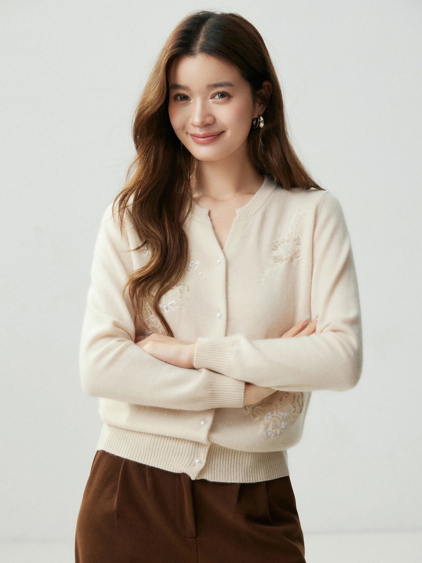 Delicate Notched Collar Autumn Winter Woman 100% Cashmere Mock-Neck Cardigan Knitwear Pearl Buttons Long Sleeve Ribbed Hem Tops