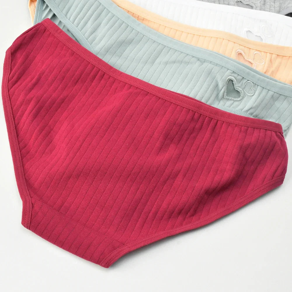 3PCs Teen Girls Cotton Underwear Low-Rise Heart Print Briefs Soft Breathable Everyday Panties Minimalist Design Lady Summer Wear