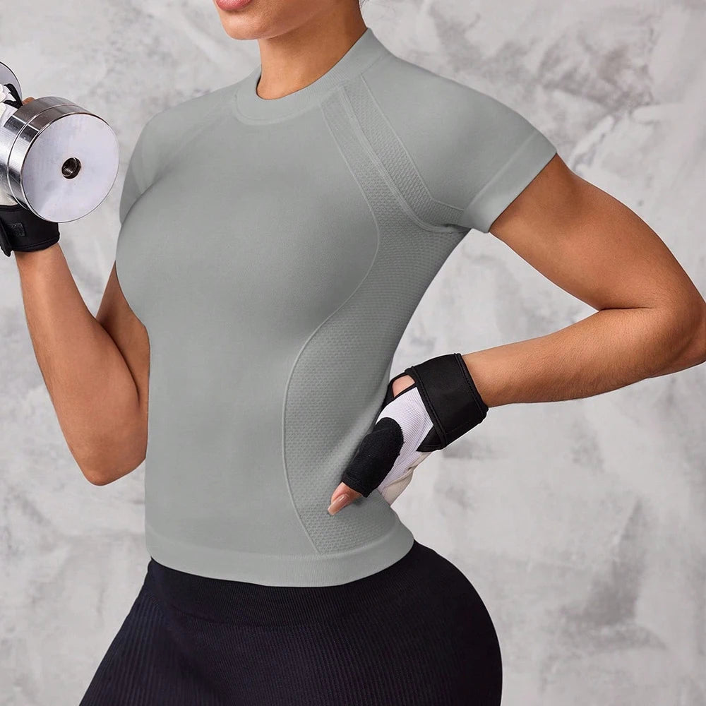 Women's short-sleeved sports top, breathable and quick-drying fabric, suitable for running and yoga, - ATFH