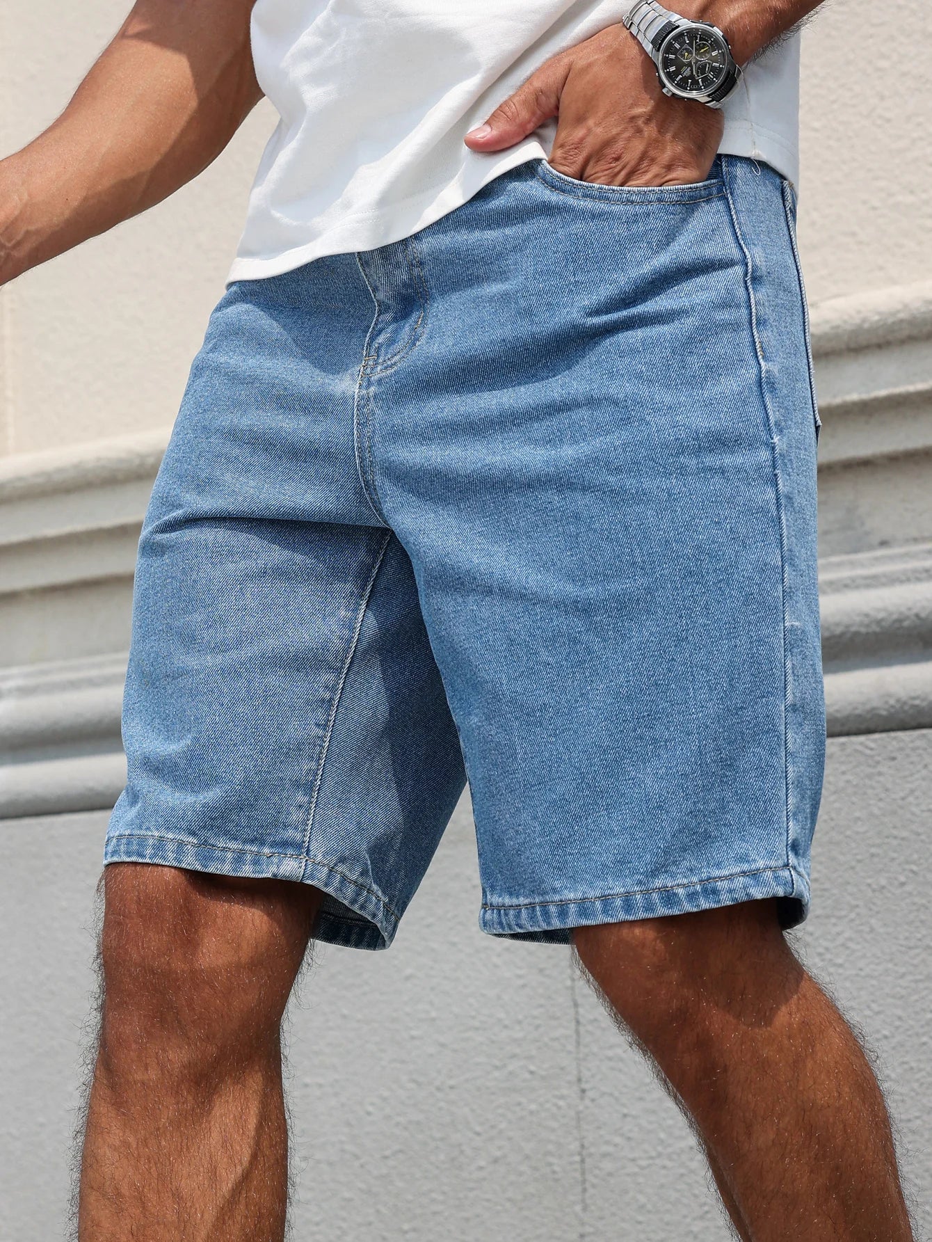Men's summer denim shorts. A common item in summer. Simple in style. Suitable for casual outings and trips. ATFH
