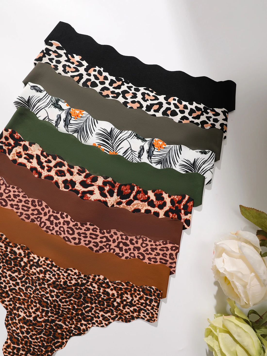 10PCS Cutout Heart Wavy Edge Thongs, Leopard & Floral Print Seamless No Show Underwear