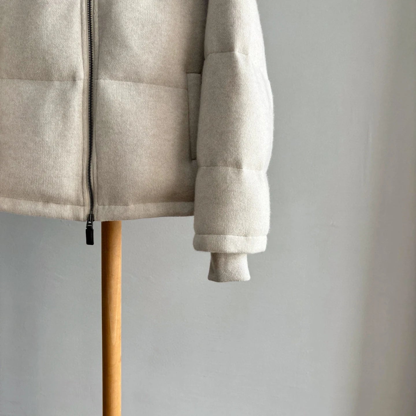 Classic beige gray brown cashmere warm jacket fashionable round-neck zipper fluffy white goose down jacket women's coat ATFH