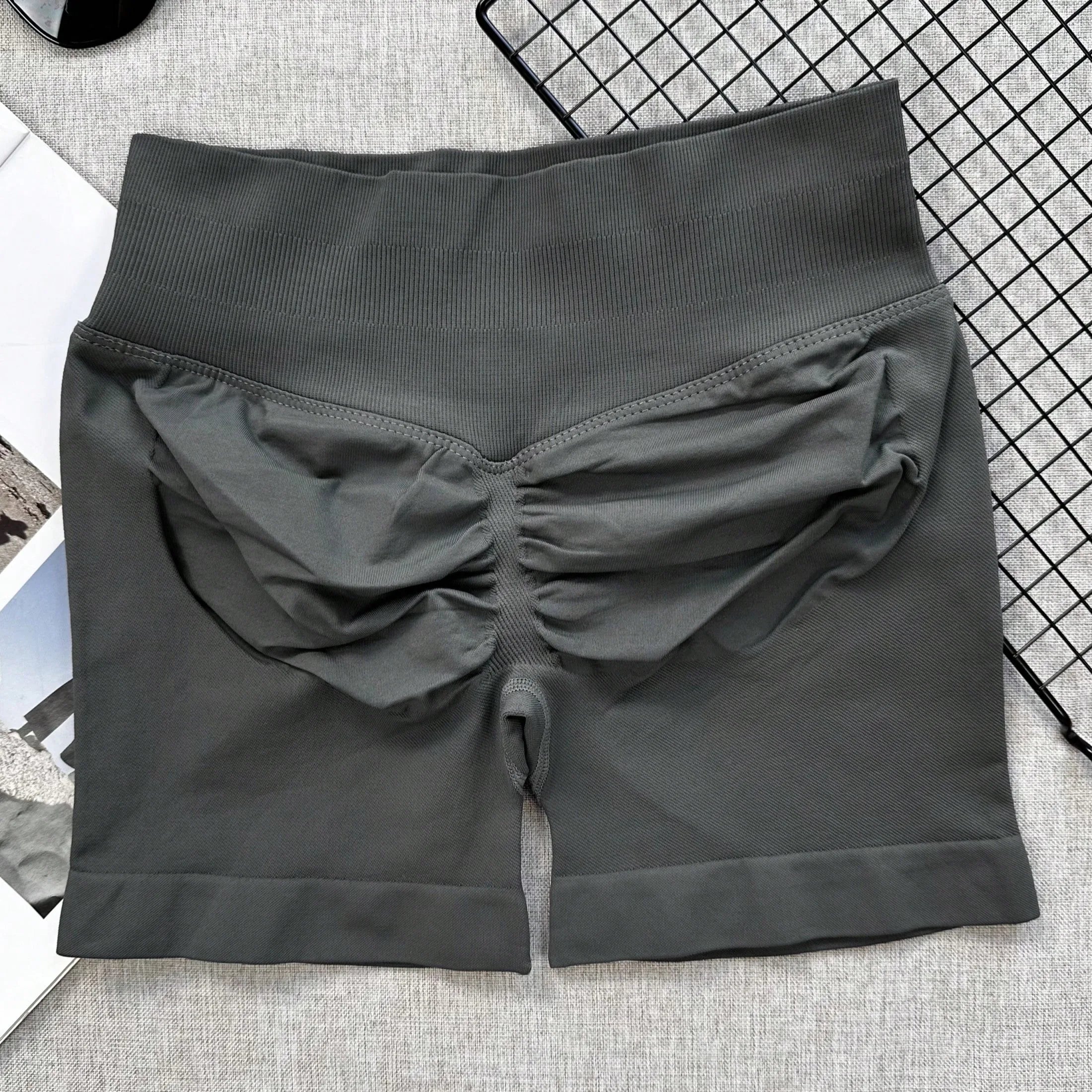 Seamless Yoga Workout Shorts for Women Low Waist Butt Lift Biker Shorts Gym Fitness Activewear Sports Training Shorts