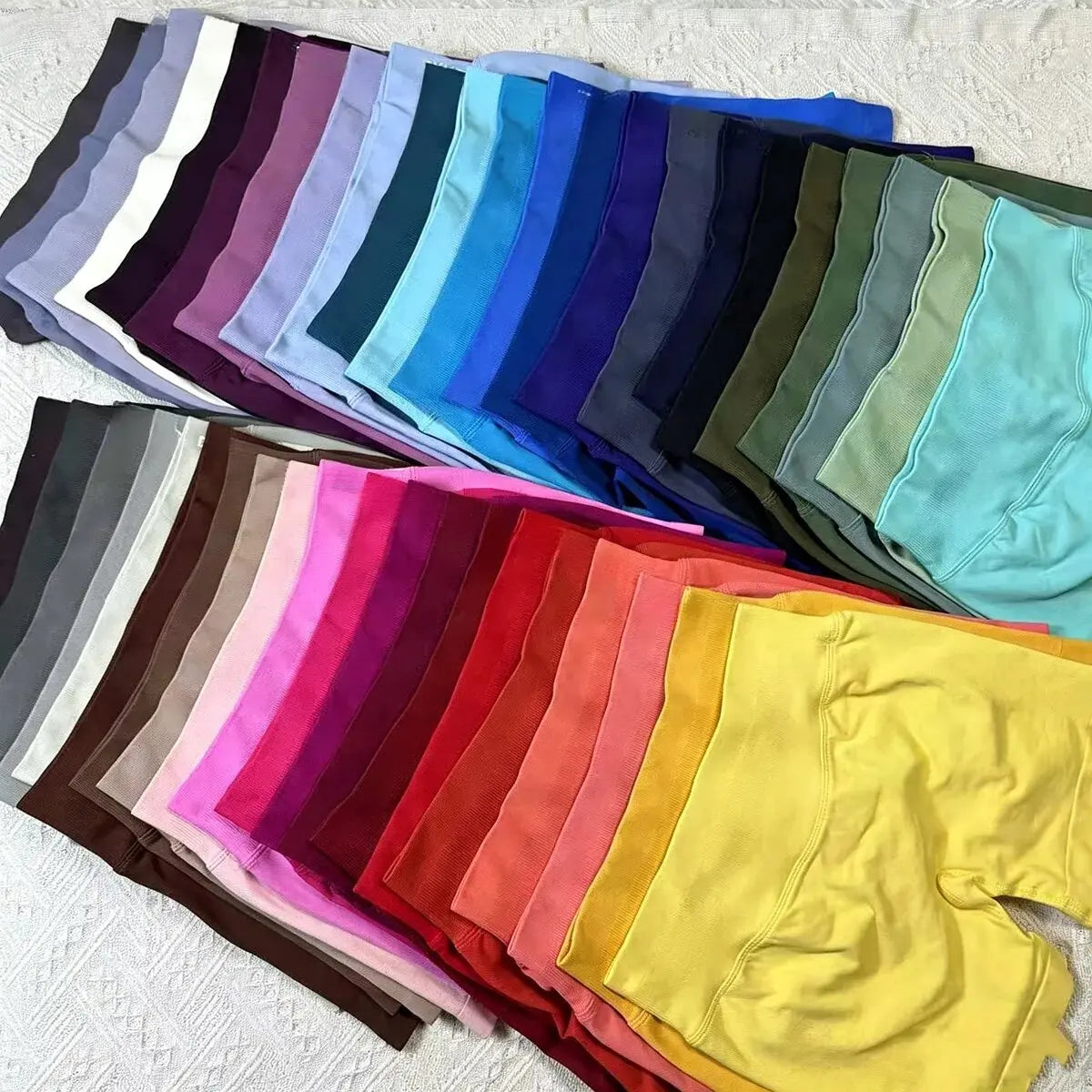 Denyf 4.5" GYM Shorts Low Ribbed Band Yoga Shorts Seamless Scrunch Bum Workout Gym Shorts Booty High Stretch Running Shorts
