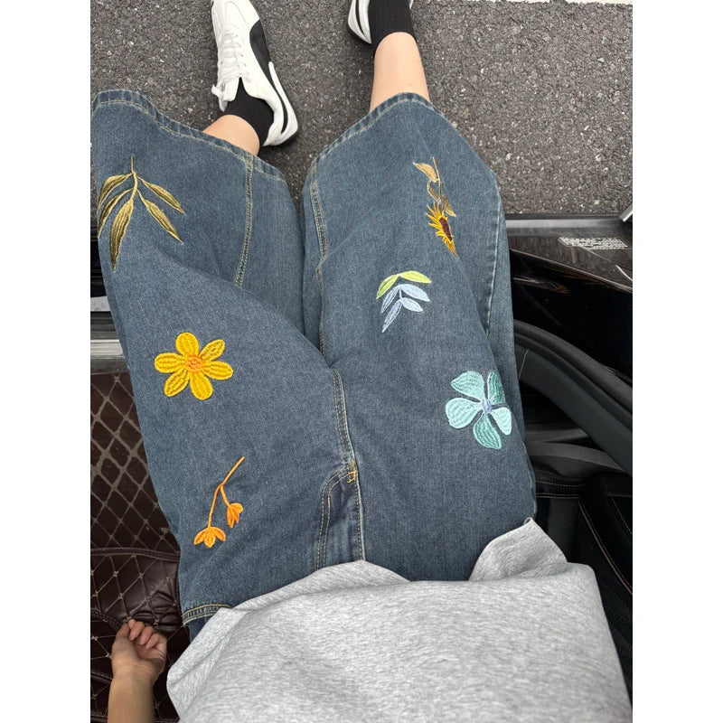 Unisex Korean Style Y2K Floral Embroidery Denim Shorts American Ins High Street Straight Leg Seven-Point Jeans Couple ATFH