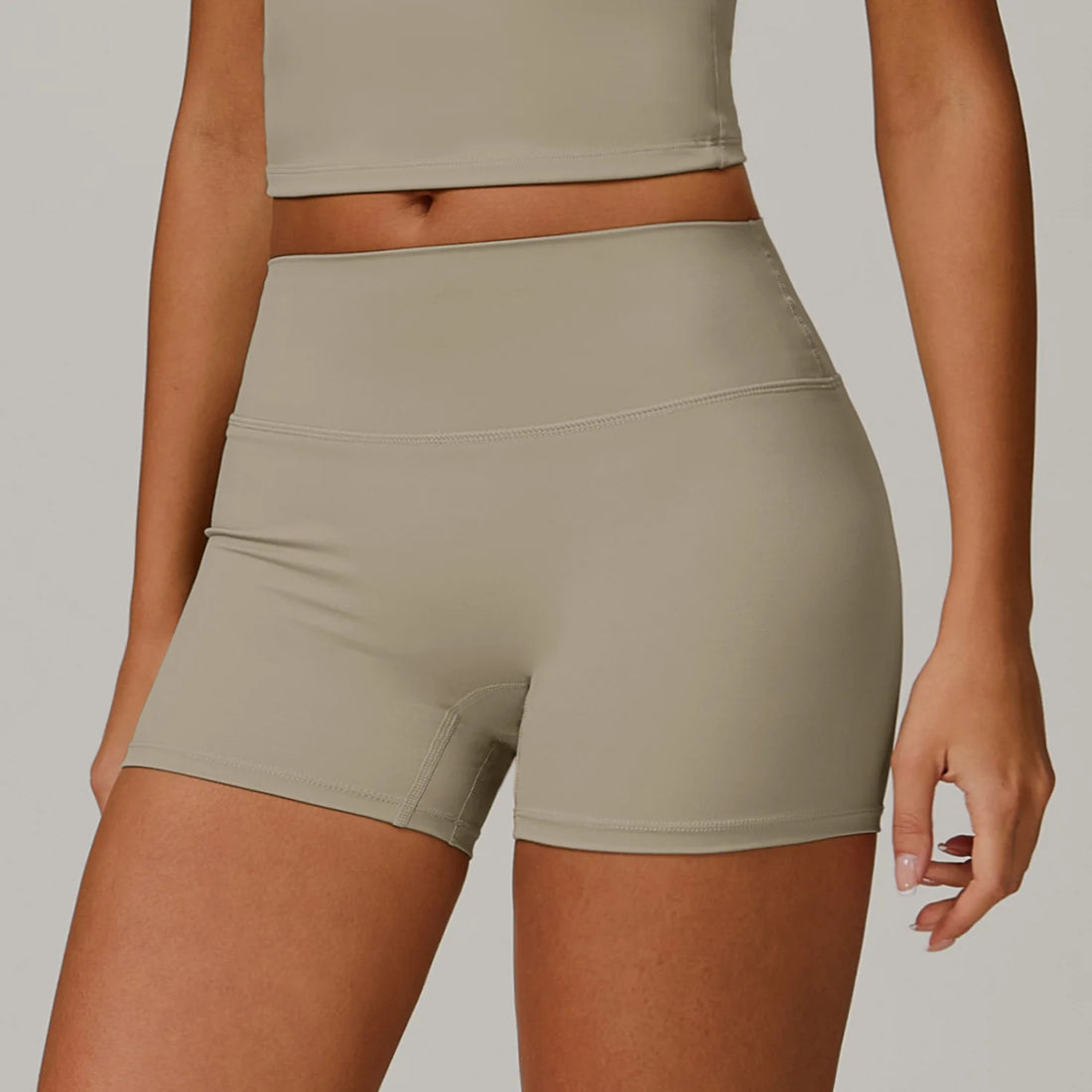 A Women's Summer Shorts Low Waist Seamless Shorts Gym Shorts Yoga Shorts Running Shorts and High Stretch Cycling Training Shorts