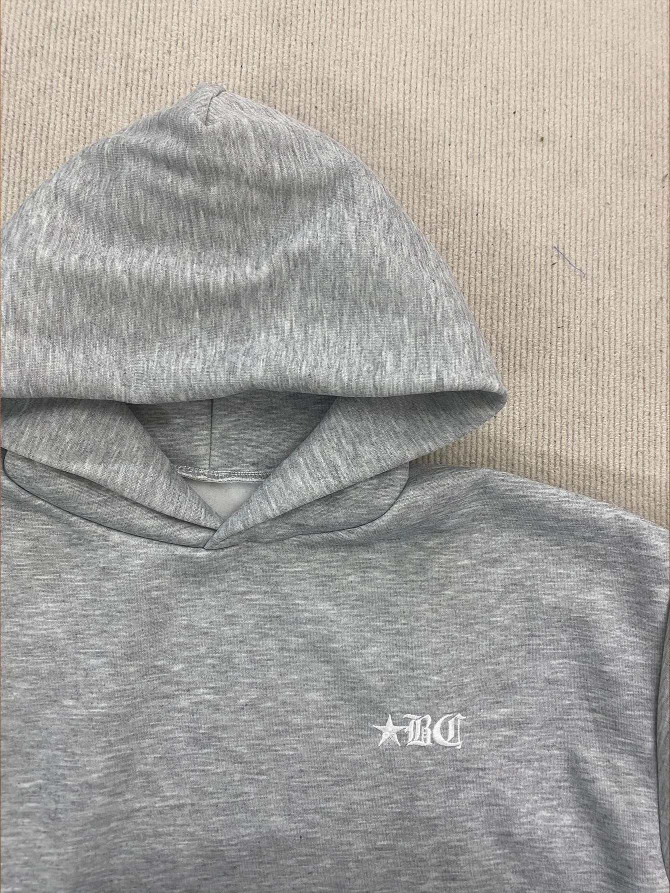 Unisex Heather Grey Hoodie Left Chest Star Gothic Letter Small Print Kangaroo Pocket Loose Y2K Streetwear Pullover Sweatshirt