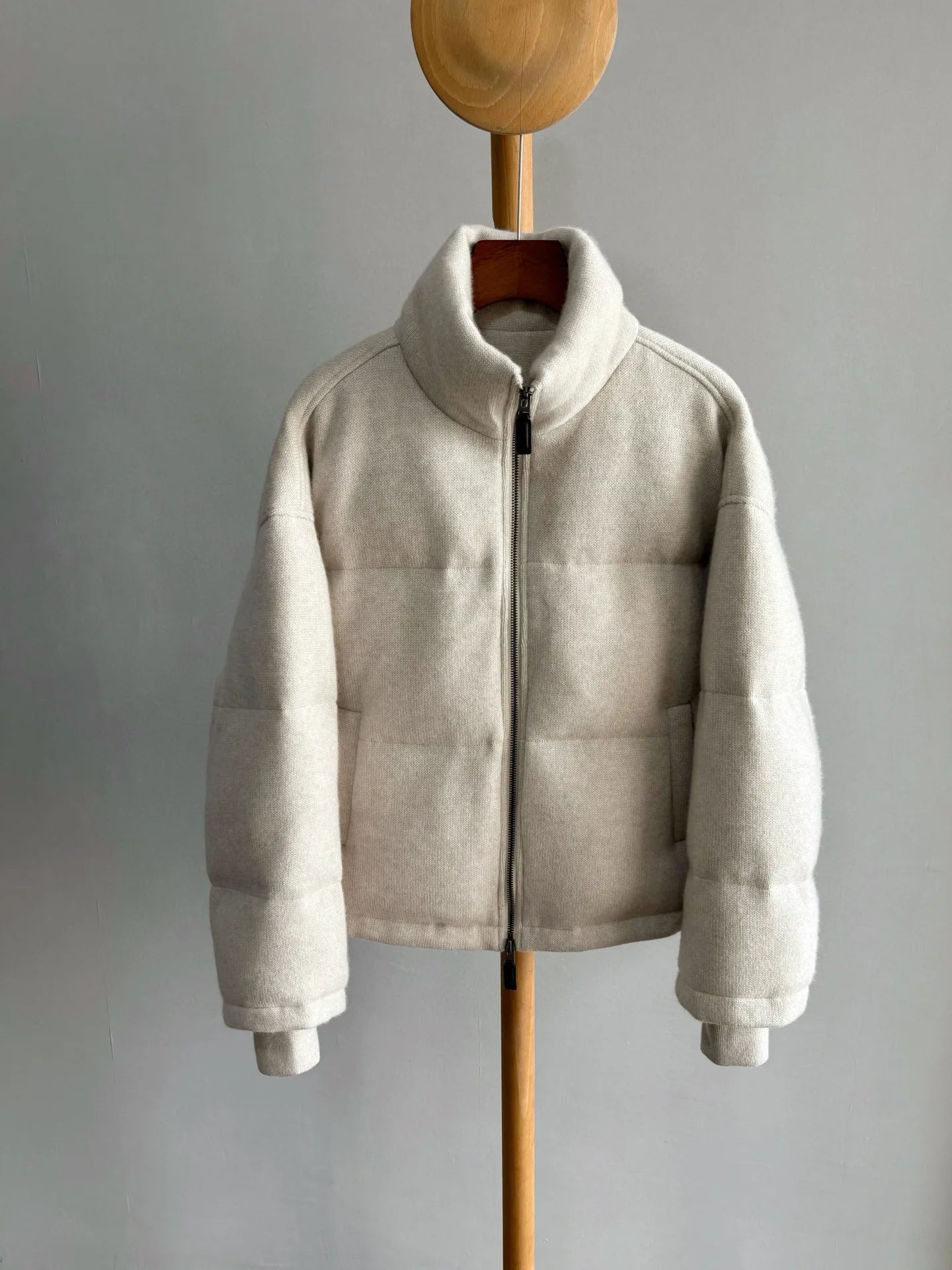 Classic beige gray brown cashmere warm jacket fashionable round-neck zipper fluffy white goose down jacket women's coat ATFH